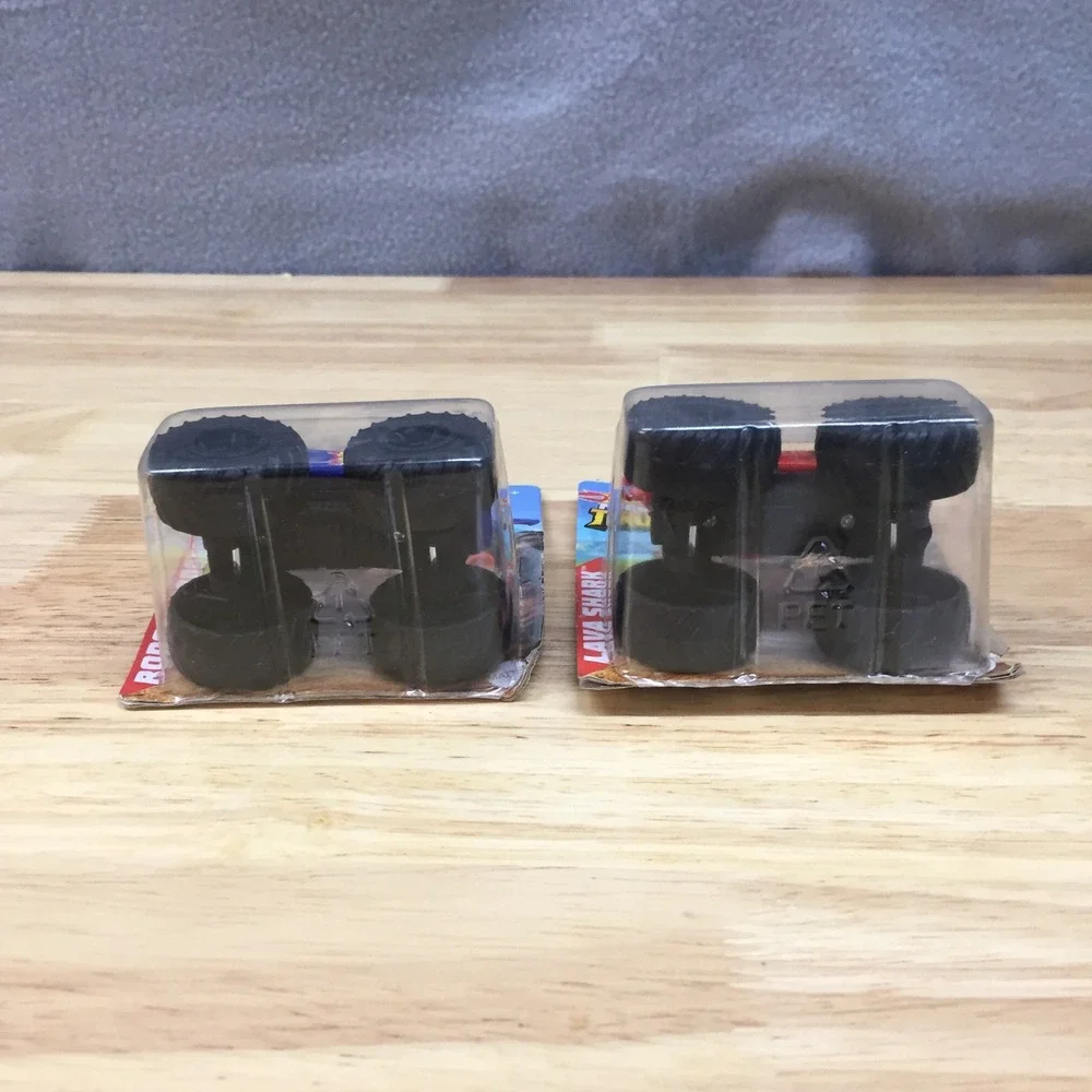 Hot Wheels Monster Trucks Roger Dodger &‎ Lava Shark Diecast 2 Pack